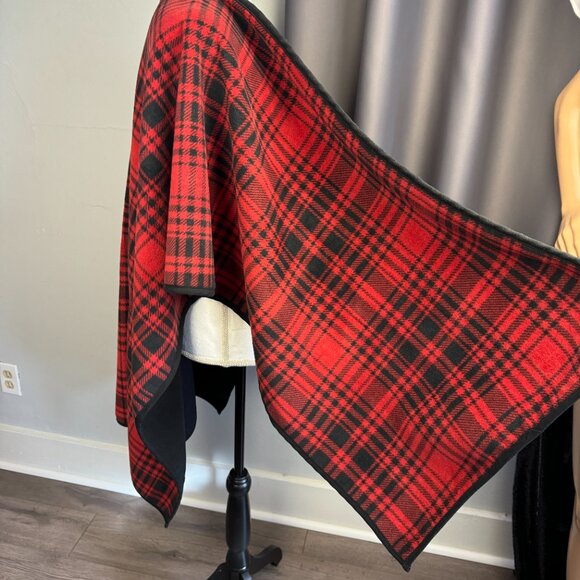 Fleece Red Black Buffalo Plaid Wrap Cape Blanket Poncho Reversible One Size Wmns - Picture 9 of 14